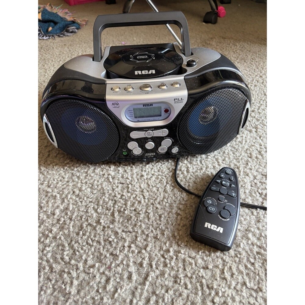RCA RCD159B Portable CD Stereo System. Boombox w CD, MP3 Capacity & AM/FM Radio